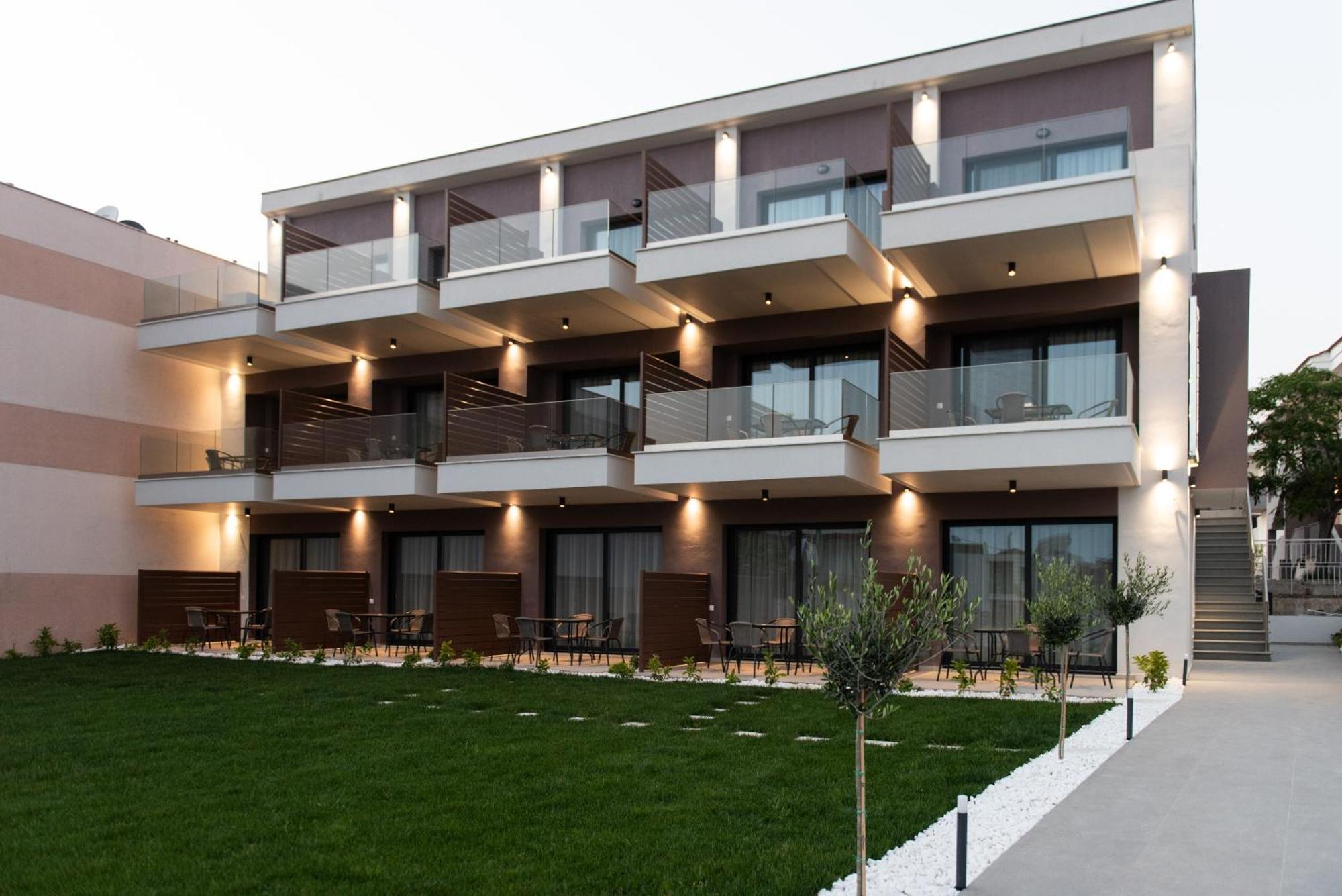 Aparthotel Sithonian Sunset Luxury - Nikiti Cozy Getaways Extérieur photo
