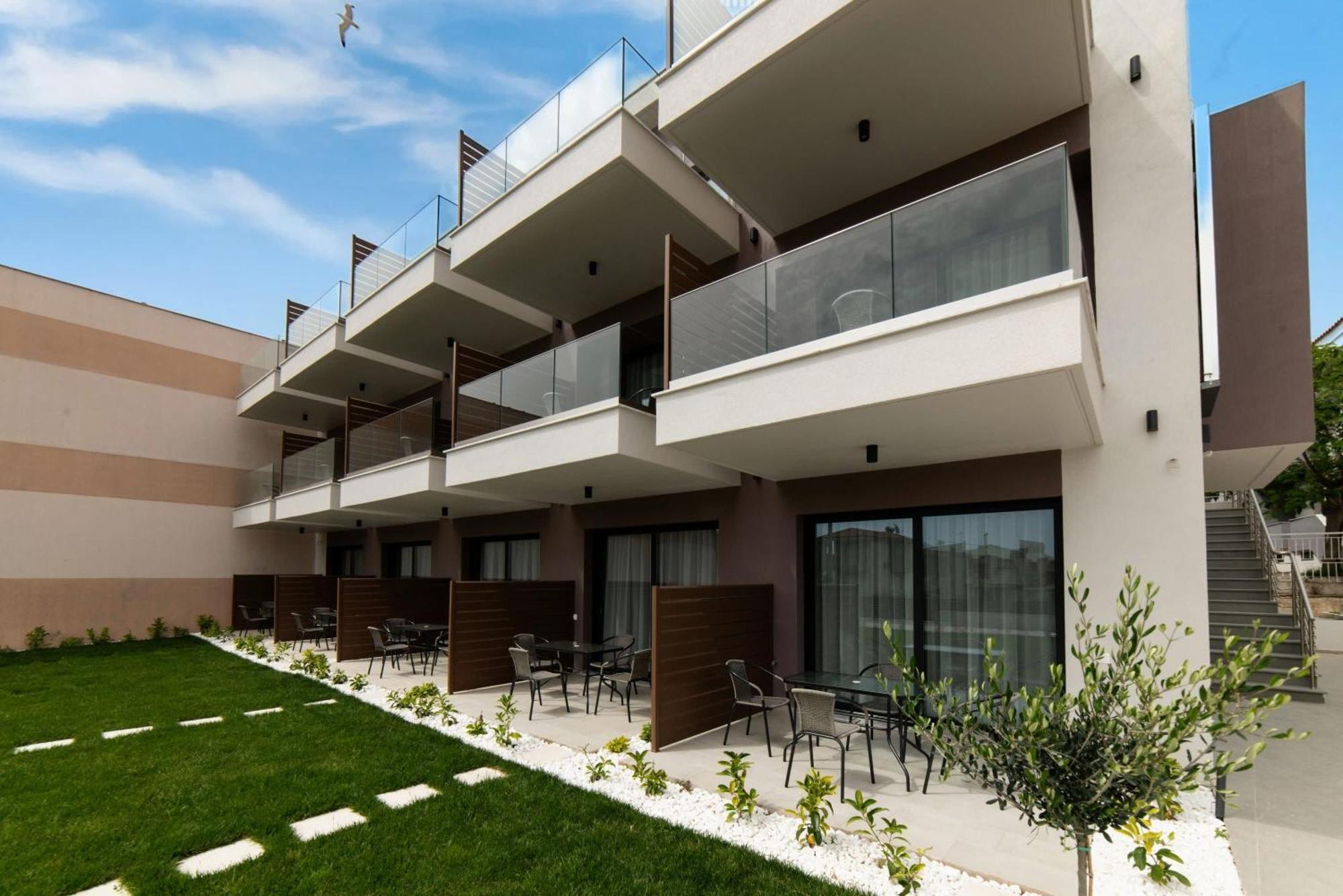 Aparthotel Sithonian Sunset Luxury - Nikiti Cozy Getaways Extérieur photo